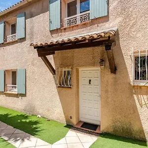  Hébergement de vacances Maison De France